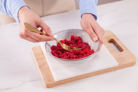 Steamed pineapple salad with raspberry mash and mint - step5