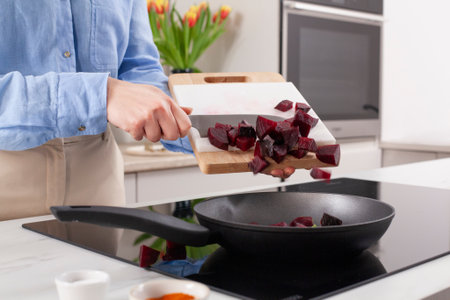 Veggie Zoodle gekookt op de Whirlpool i100 inductiekookplaat - step3