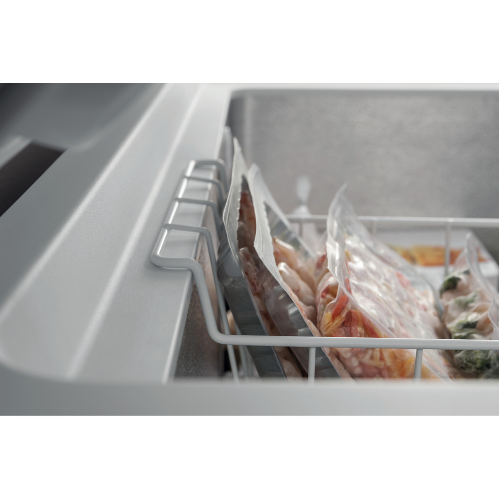 Whirlpool WHM4611.1 Chest Freezer 460L - White