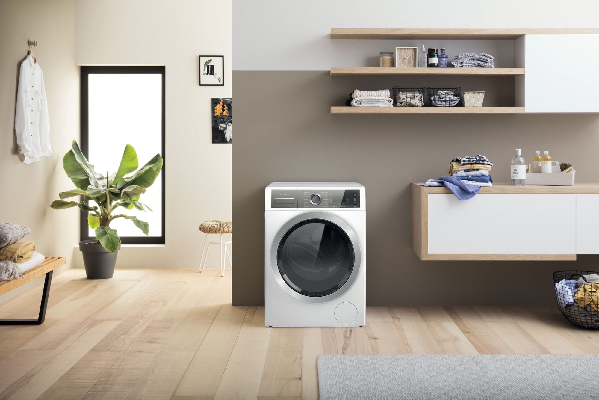 Picture of Hotpoint H6 W845WB UK Washing Machine In White