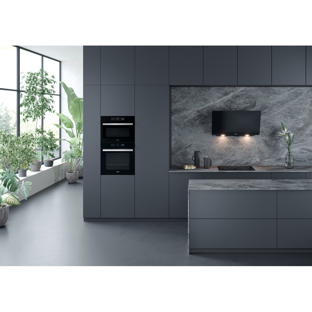 Whirlpool built in electric oven: in Black - AKZ9 6230 NB