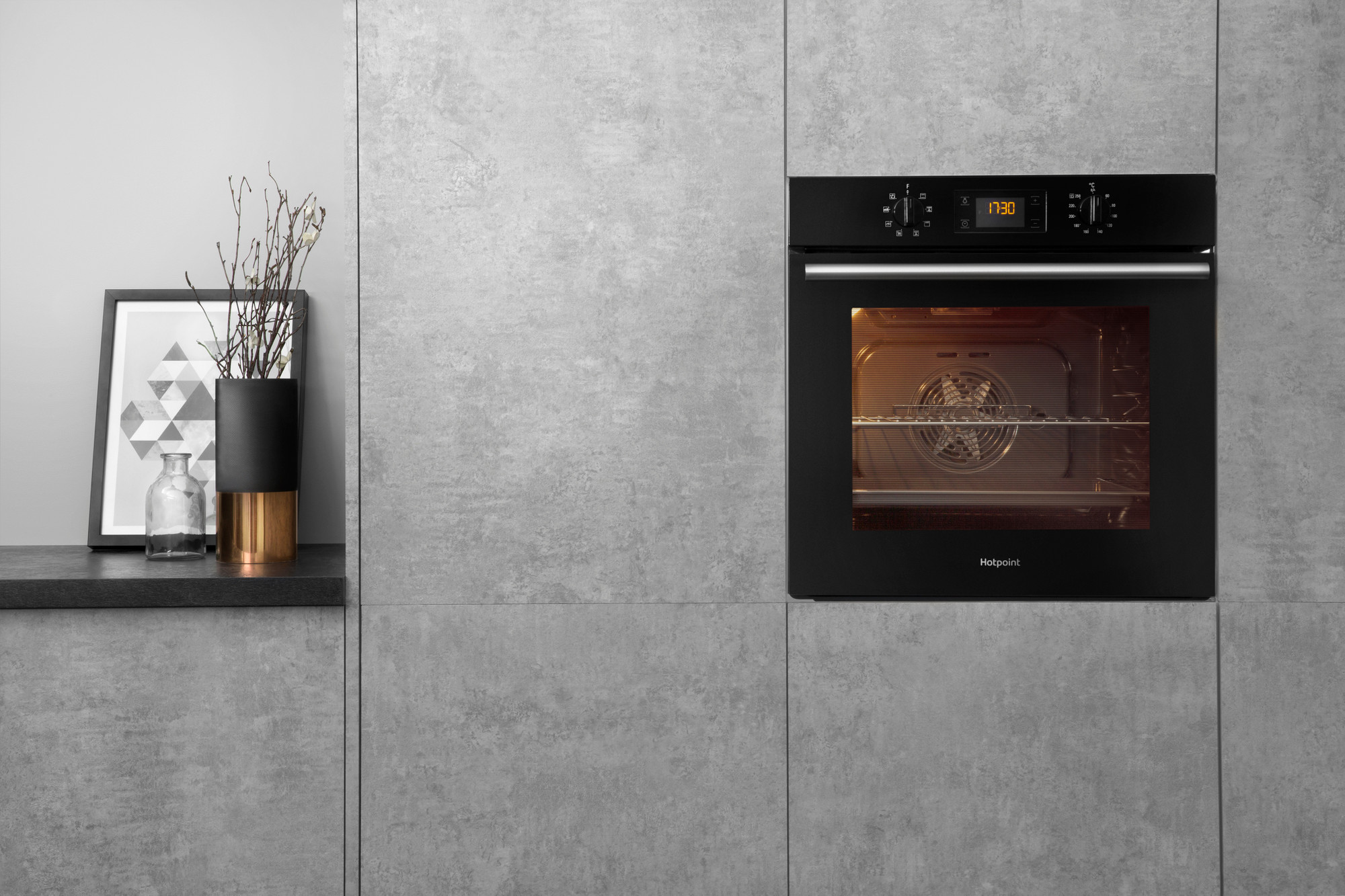 Picture of Hotpoint Class 2 SA2 540 H BL Built-in Oven in Black 