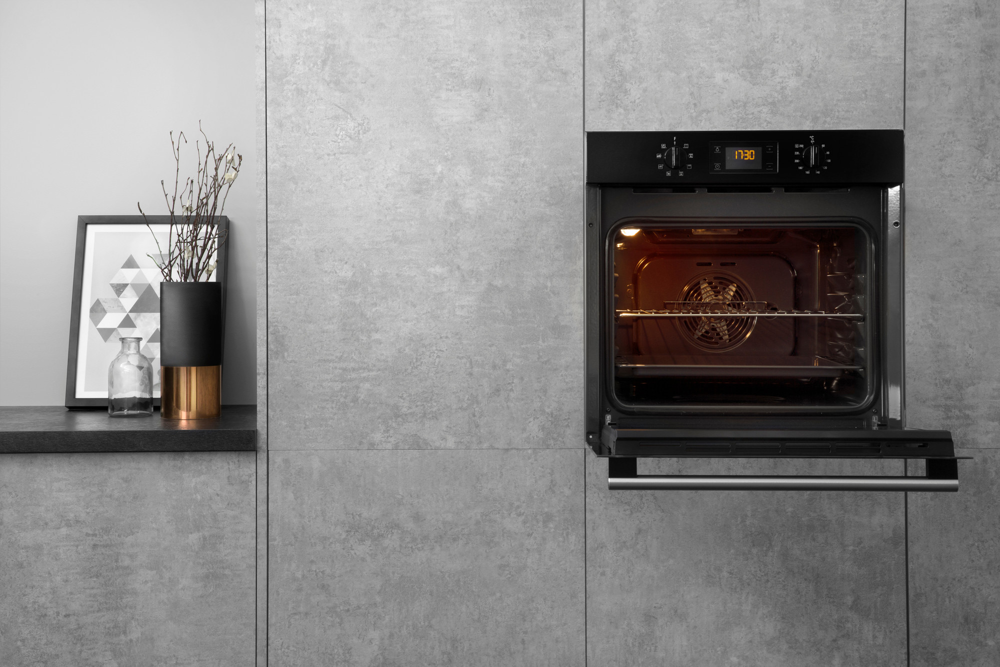 Picture of Hotpoint Class 2 SA2 540 H BL Built-in Oven in Black 