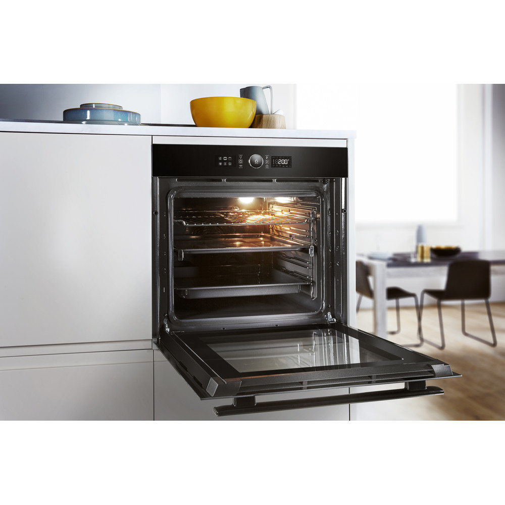 Whirlpool built in electric oven: in Black - AKZ9 6230 NB
