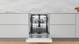 Whirlpool-opvaskemaskine: hvid farve, fuld størrelse - WRUC 3C32