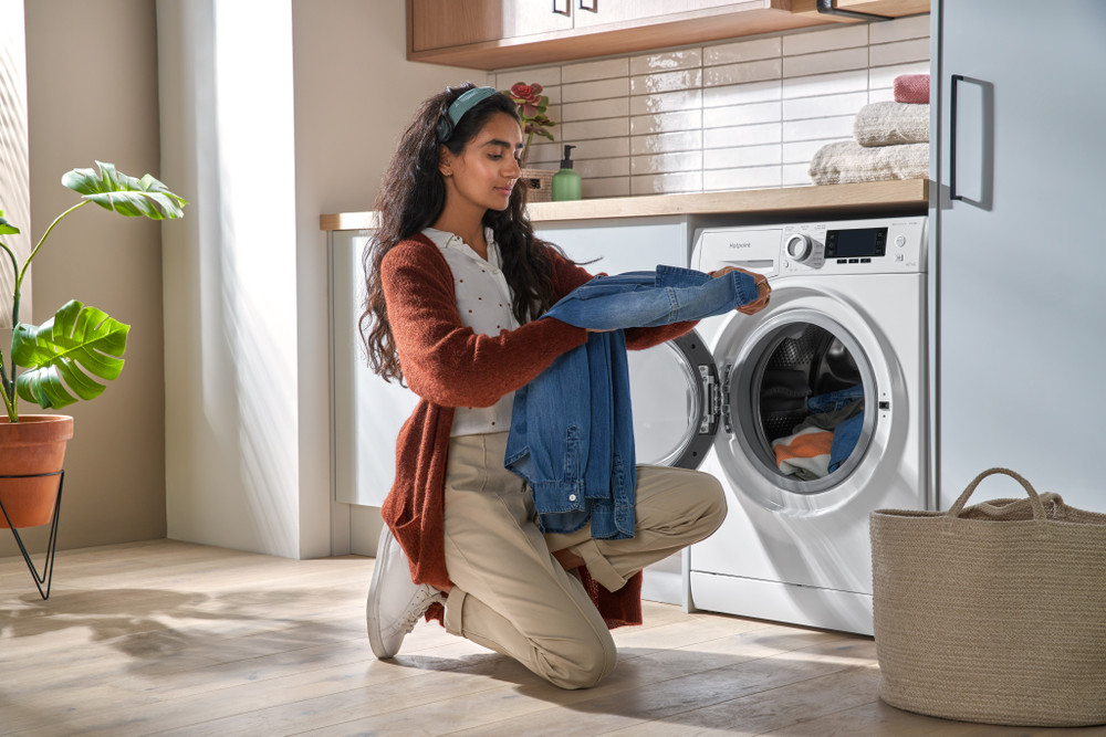 Freestanding Washer Dryer Hotpoint NDD 10726 DA UK