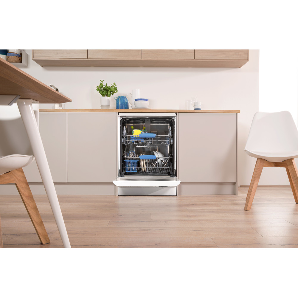 Freestanding Dishwasher Indesit DFP 58T96 Z UK | Indesit UK