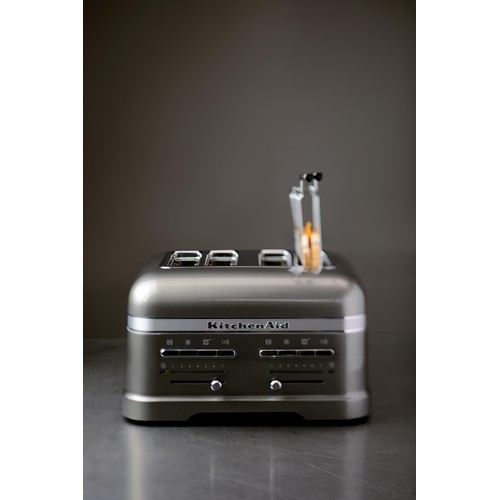 Kitchenaid Toaster Standgerät 5KMT4205EMS Medaillon silber Lifestyle