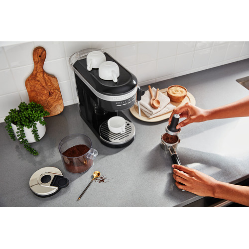 Kitchenaid Coffee machine 5KES6503EOB Svart Lifestyle 2