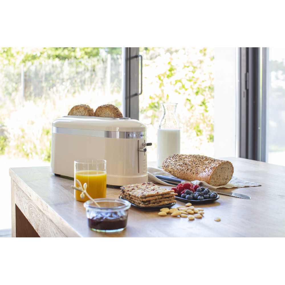 Kitchenaid Toaster Free-standing 5KMT3115BAC Almond Cream Lifestyle
