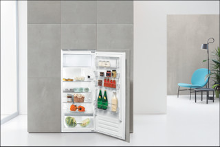 Whirlpool Einbau-Kühlschränke: Farbe Edelstahl. - ARG 71911