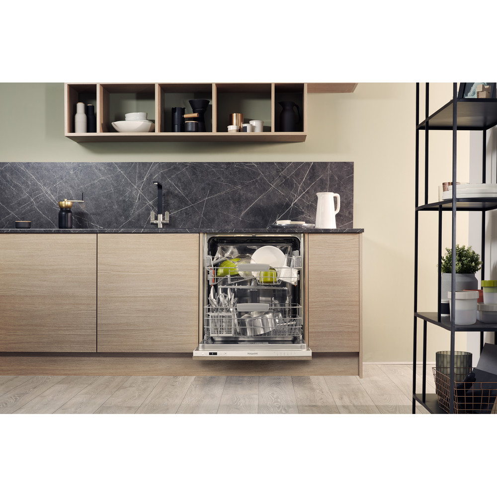 Hotpoint integrated dishwasher full size, white HIC 3B+26 UK Hotpoint