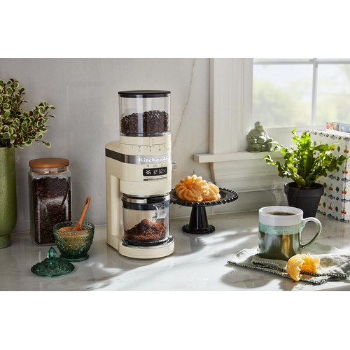 Kitchenaid Coffee grinder 5KCG8433BAC Almond Cream Lifestyle 1