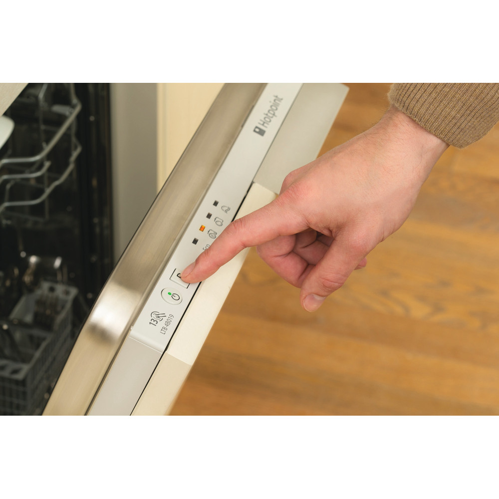 Hotpoint integrated dishwasher full size LTB 4B019 UK Hotpoint