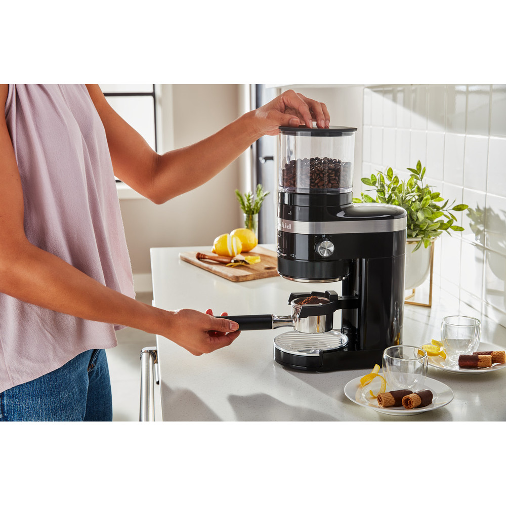 Kitchenaid Coffee grinder 5KCG8433EOB Negro onix Lifestyle 3