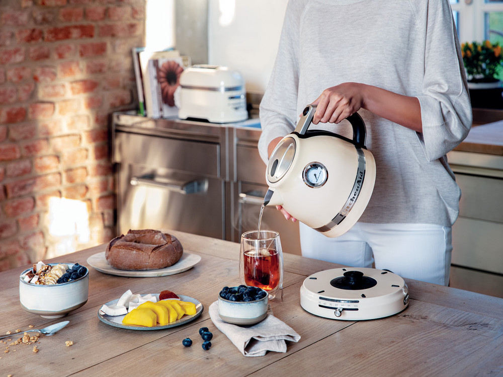 Variable Temperature Kettle 1.5L Artisan Almond Cream KitchenAid UK