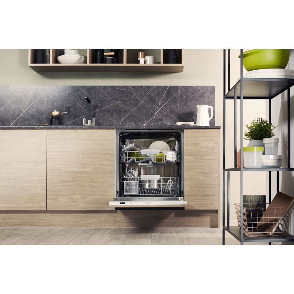 Hotpoint integrated dishwasher full size, white HIC 3B+26 UK Hotpoint