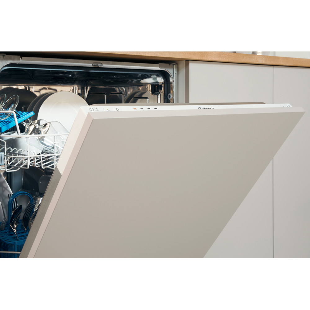 Indesit DIF 16B1 Fast Eco Cycle Integrated Dishwasher in White DIF