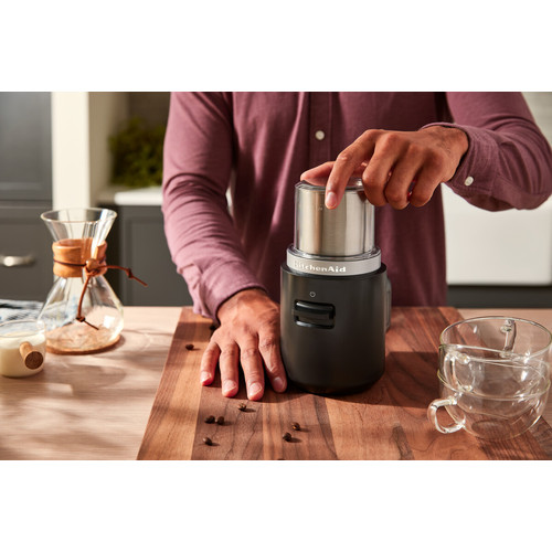 Kitchenaid Coffee grinder 5KBGR100BM Mattsvart Lifestyle