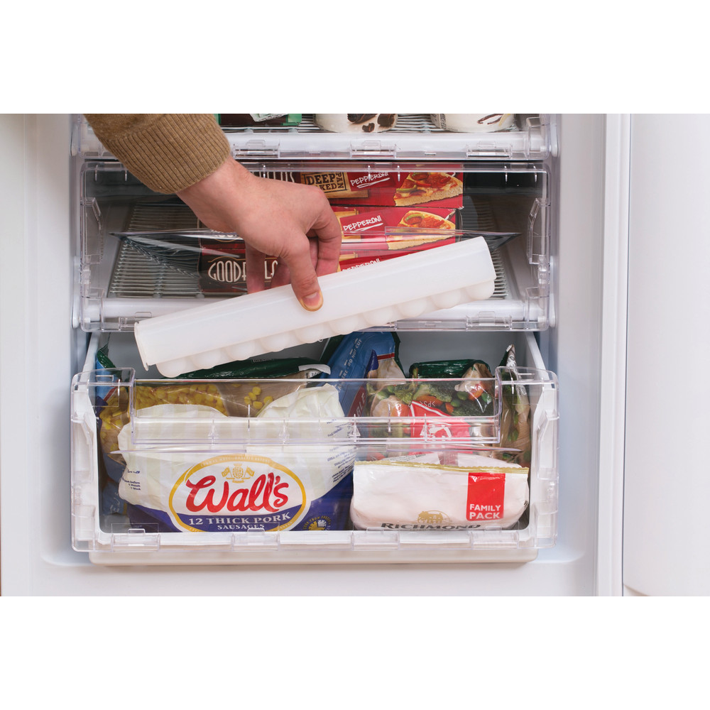 Hotpoint First Edition HBD 5515 W Fridge Freezer White Hotpoint