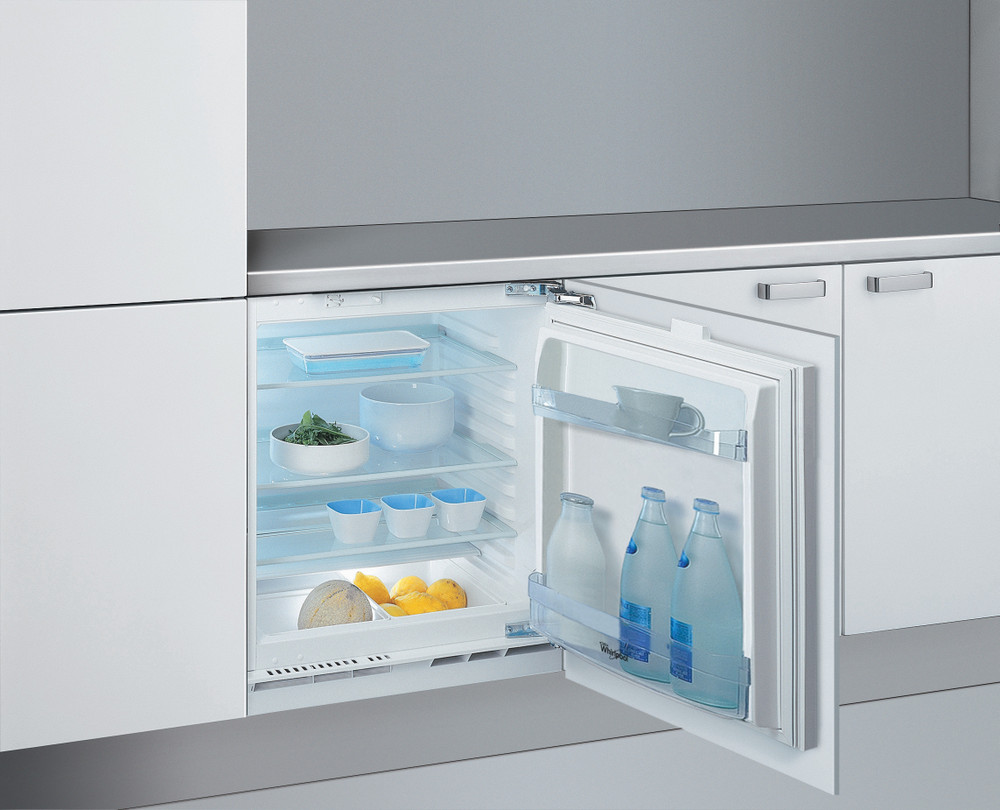 Whirlpool Refrigerator Ugradna ARG 585 Bela Perspective open